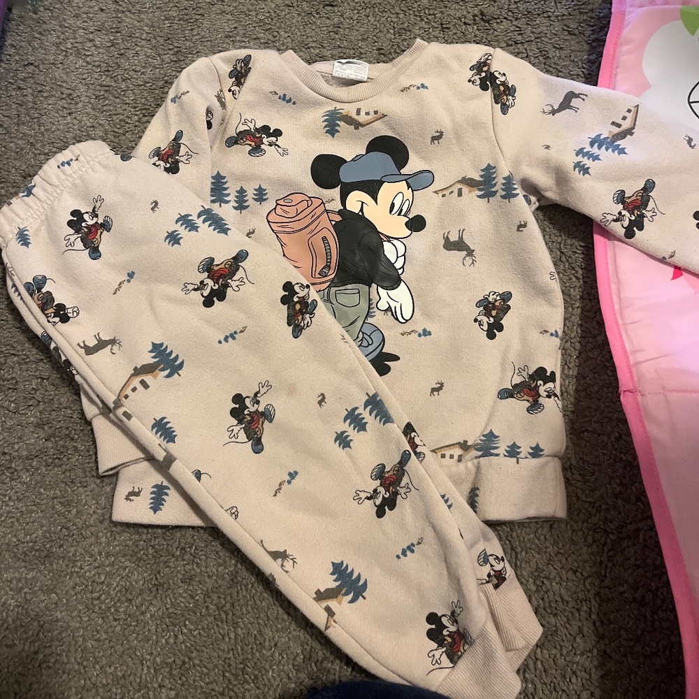 Two piece kids sweat suite